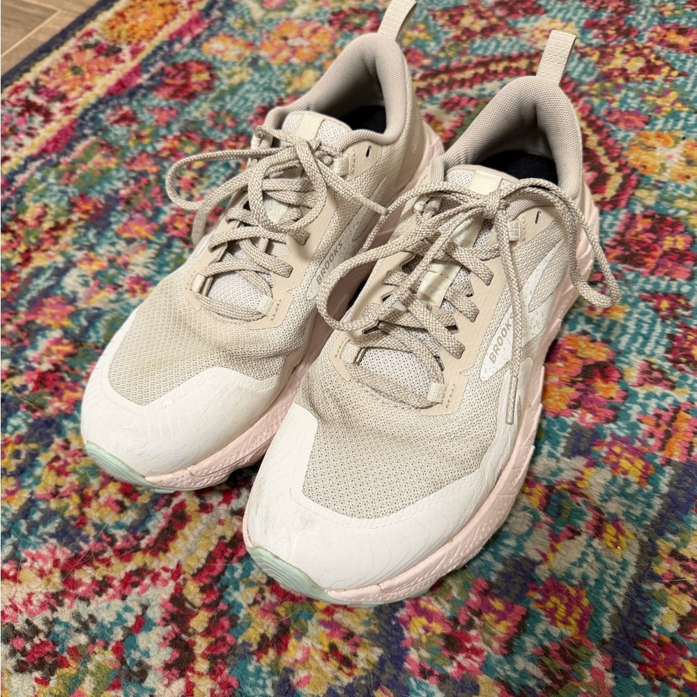 Brooks Cascadia 17 Running Shoe